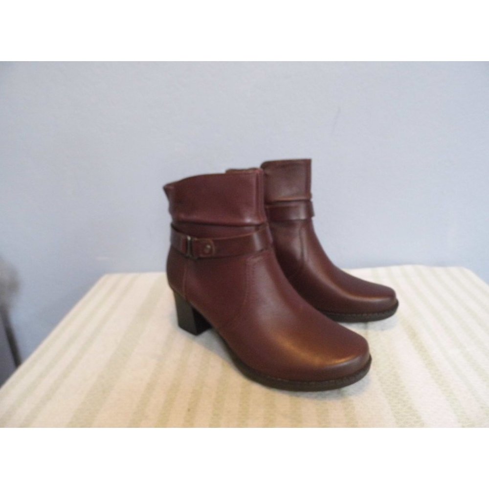 Earth Origins Leather Heeled Boot - Wheaton ladies' 7M